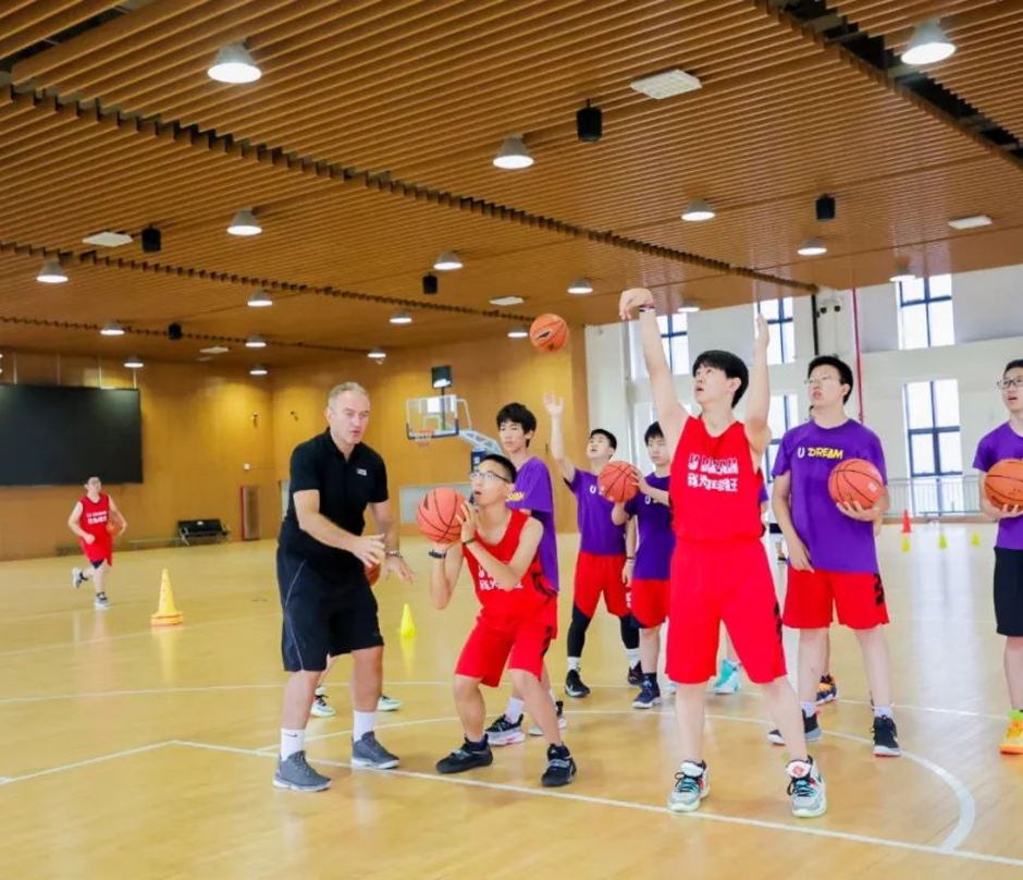 中国北京NBA英语篮球训练营